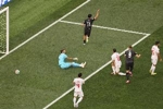 新西兰1-0领先伊朗!伊利亚·贾斯特抽射破门,伍德胸部做球